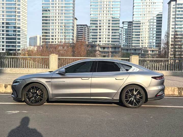 Фото 2 - BYD Han