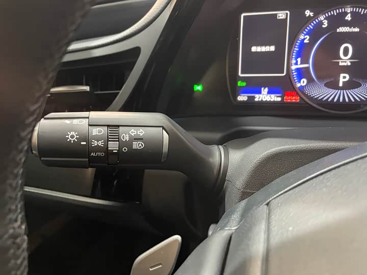 Фото 6 - Lexus ES