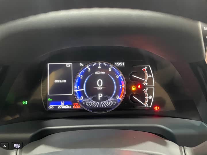 Фото 8 - Lexus ES