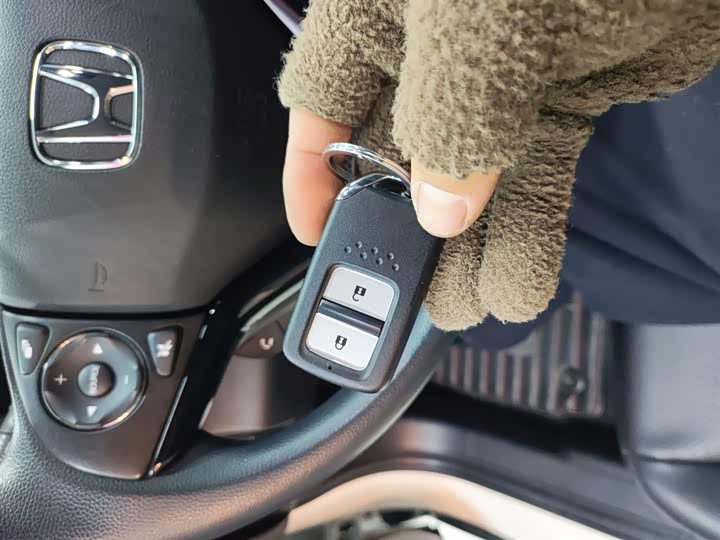 Фото 9 - Honda Vezel