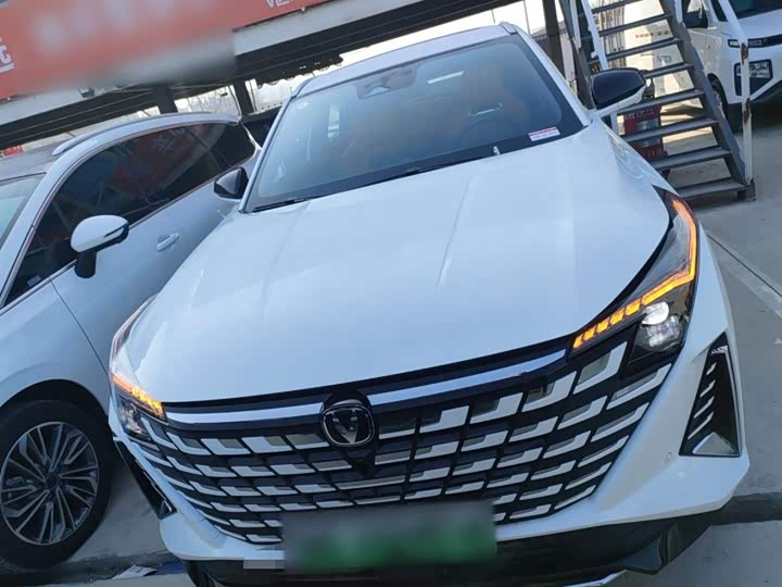 Фото 3 - Changan UNI-Z Hybrid