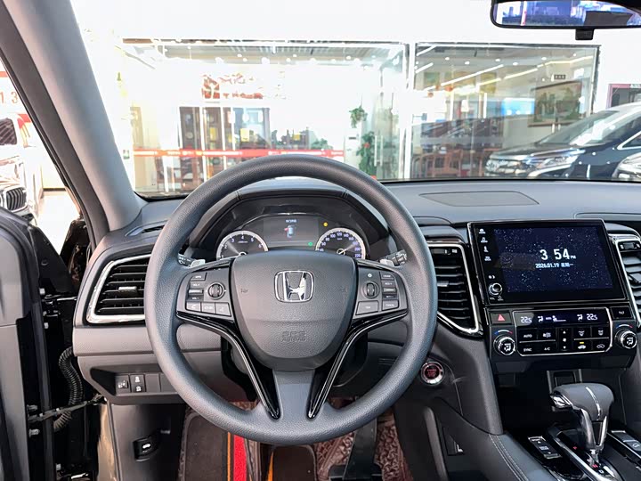 Фото 8 - Honda UR-V