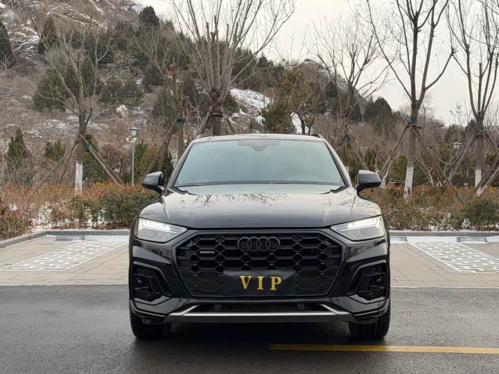 Фото 1 - Audi Q5L