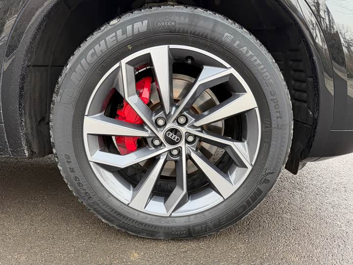 Фото 4 - Audi Q5L