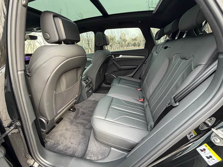 Фото 7 - Audi Q5L