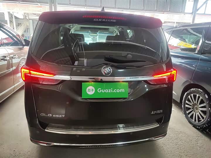 Фото 6 - Buick GL8 ES