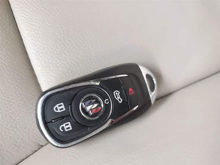 Фото 9 - Buick GL8 ES