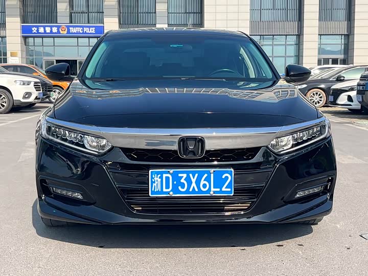 Фото 2 - Honda Accord