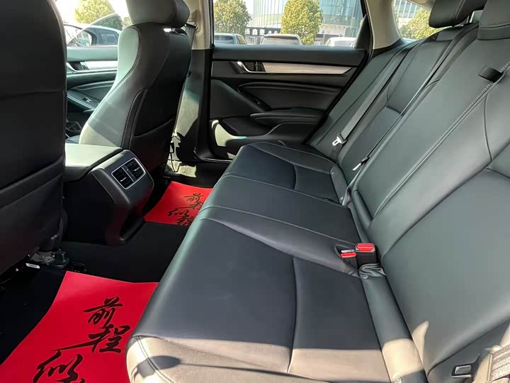 Фото 5 - Honda Accord