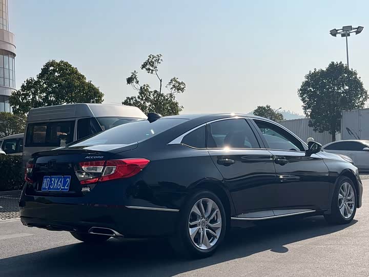 Фото 7 - Honda Accord