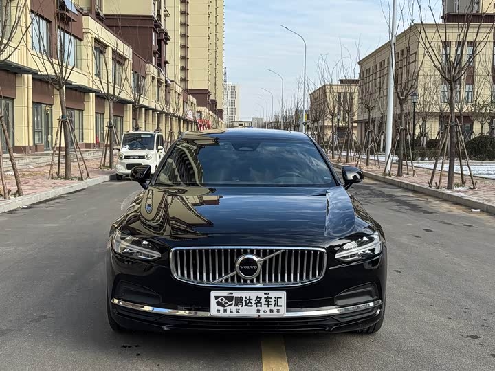 Фото 2 - Volvo S90