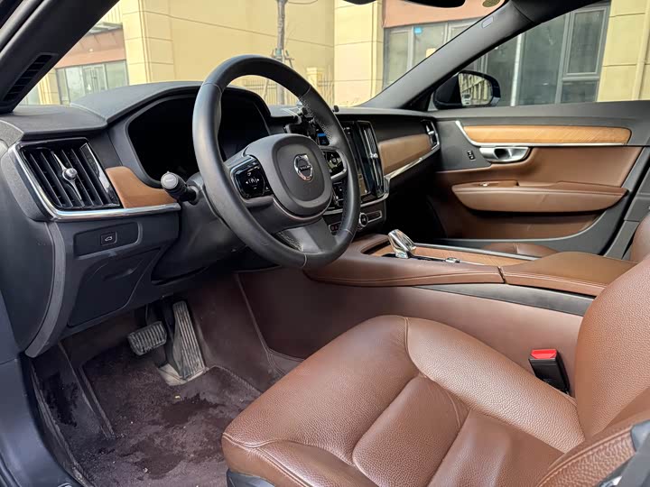 Фото 4 - Volvo S90