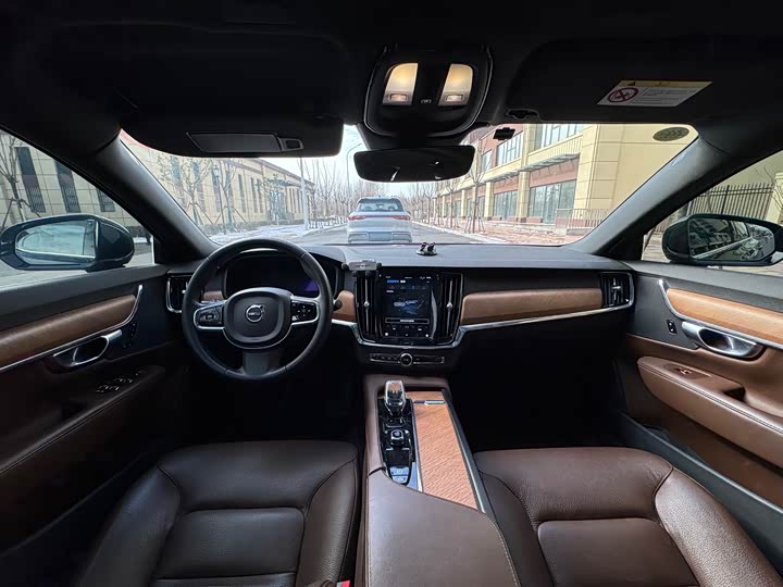 Фото 5 - Volvo S90