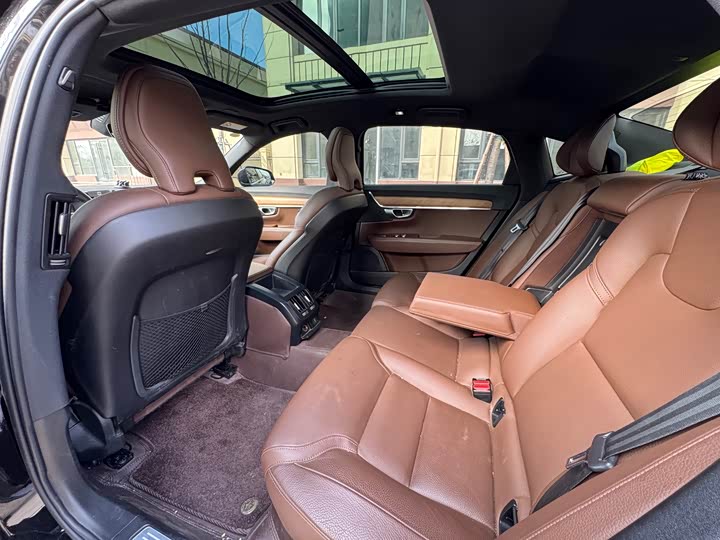 Фото 6 - Volvo S90