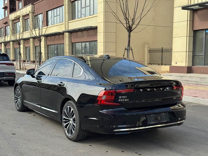 Фото 7 - Volvo S90