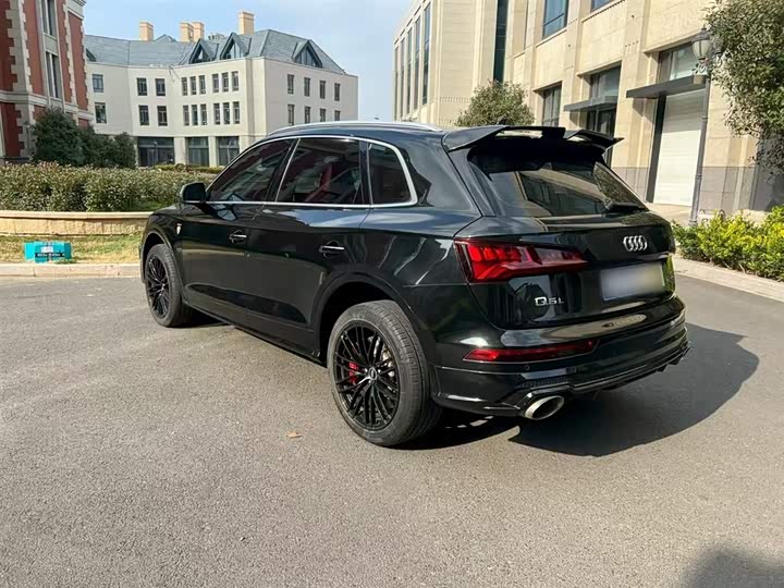 Фото 5 - Audi Q5L