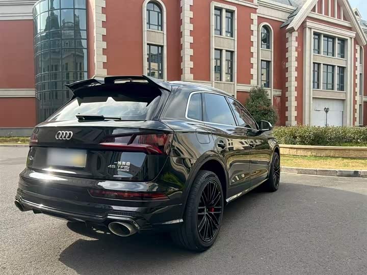 Фото 7 - Audi Q5L