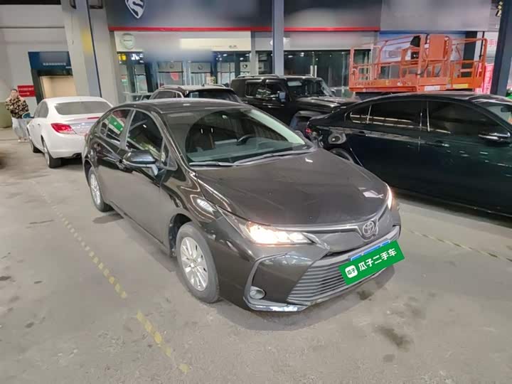 Фото 4 - Toyota Corolla