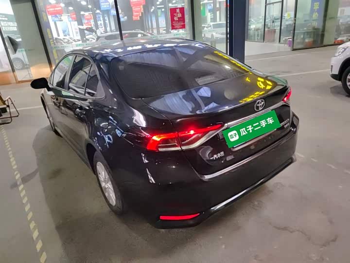 Фото 5 - Toyota Corolla