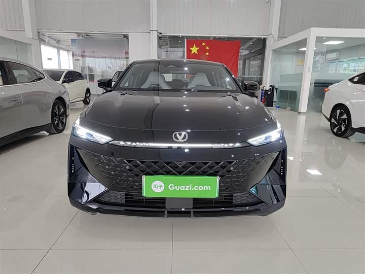 Фото 3 - Changan UNI-V Hybrid