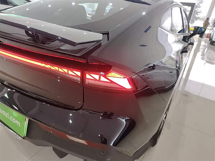 Фото 8 - Changan UNI-V Hybrid