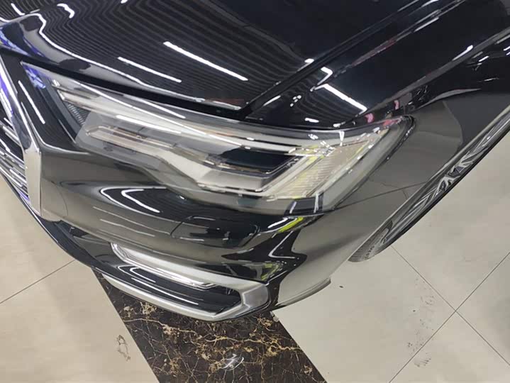 Фото 5 - Audi A6L