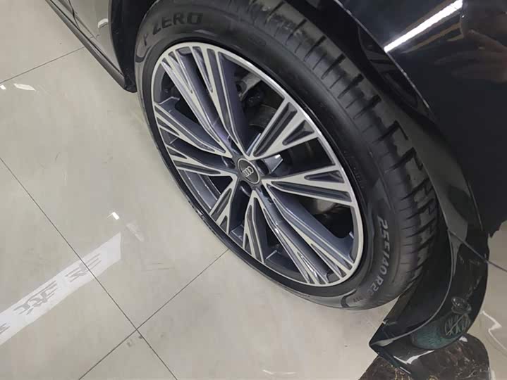 Фото 6 - Audi A6L