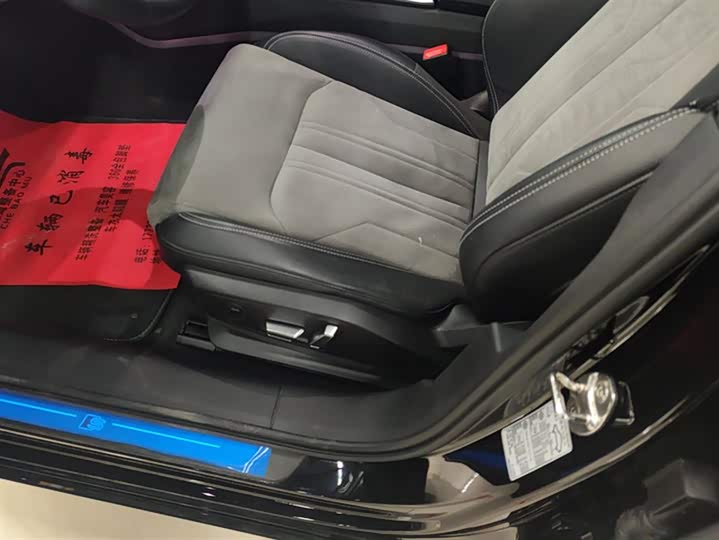 Фото 9 - Audi A6L