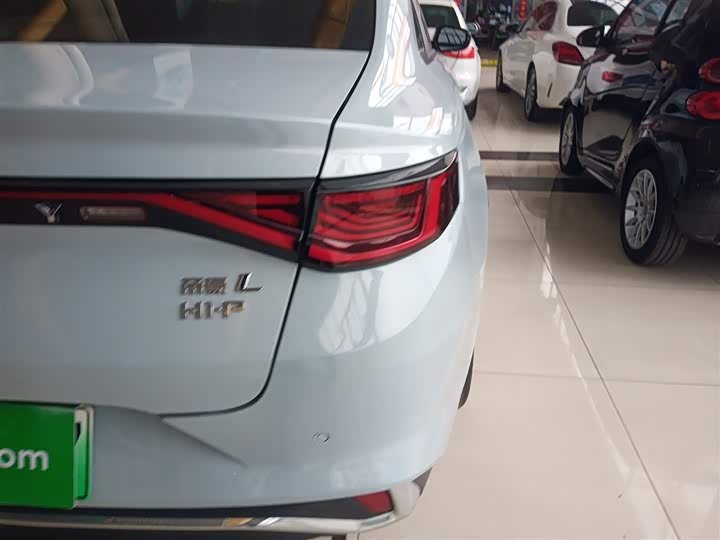 Фото 8 - Geely Emgrand L Hi·P Hybrid