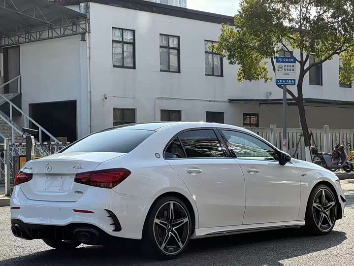 Фото 3 - Mercedes-Benz A-Class AMG