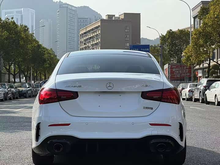 Фото 4 - Mercedes-Benz A-Class AMG