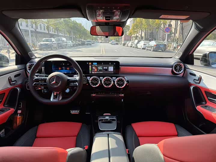 Фото 9 - Mercedes-Benz A-Class AMG