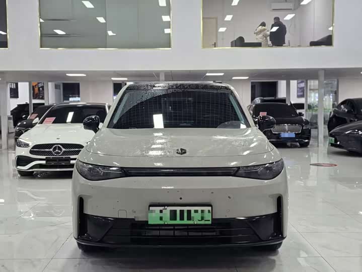 Фото 2 - Leapmotor C10