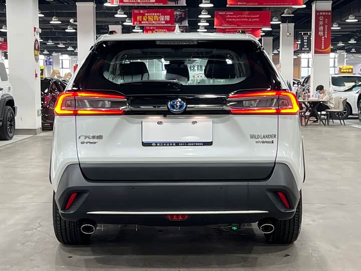 Фото 4 - Toyota Wildlander