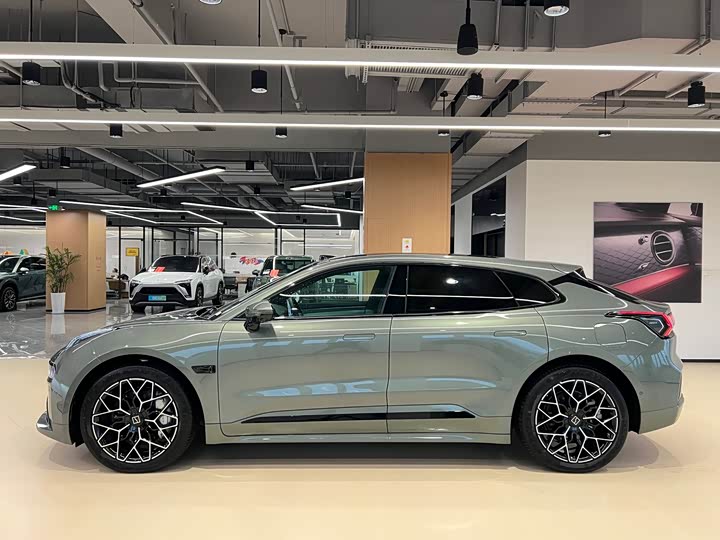 Фото 4 - Zeekr 001