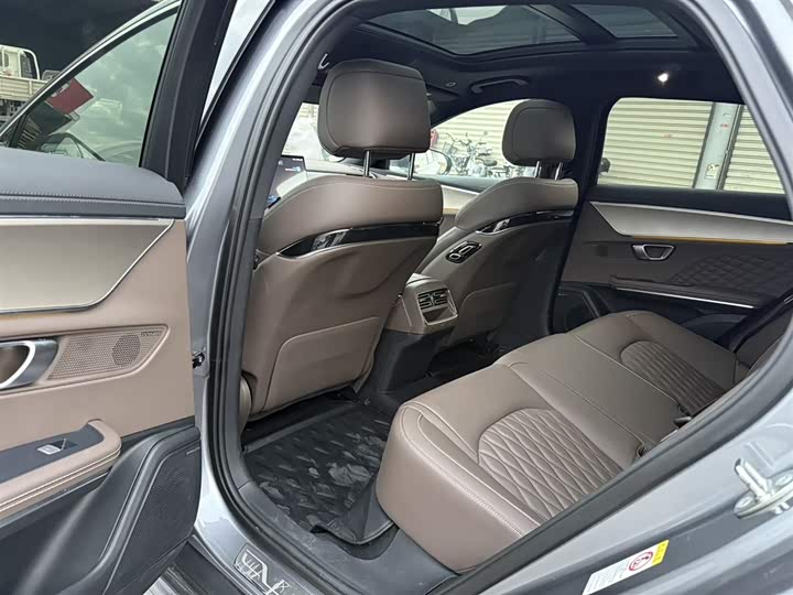 Фото 6 - BYD Han