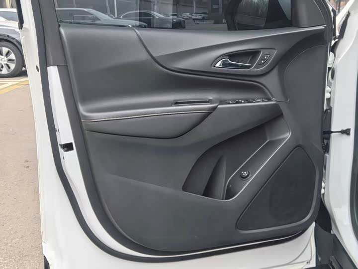 Фото 7 - Chevrolet Equinox