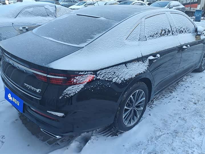 Фото 3 - Geely Preface