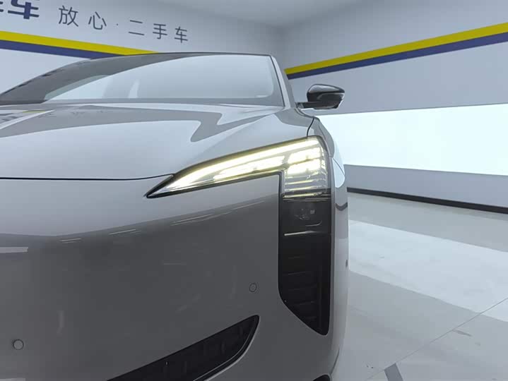 Фото 5 - Hongqi EH7