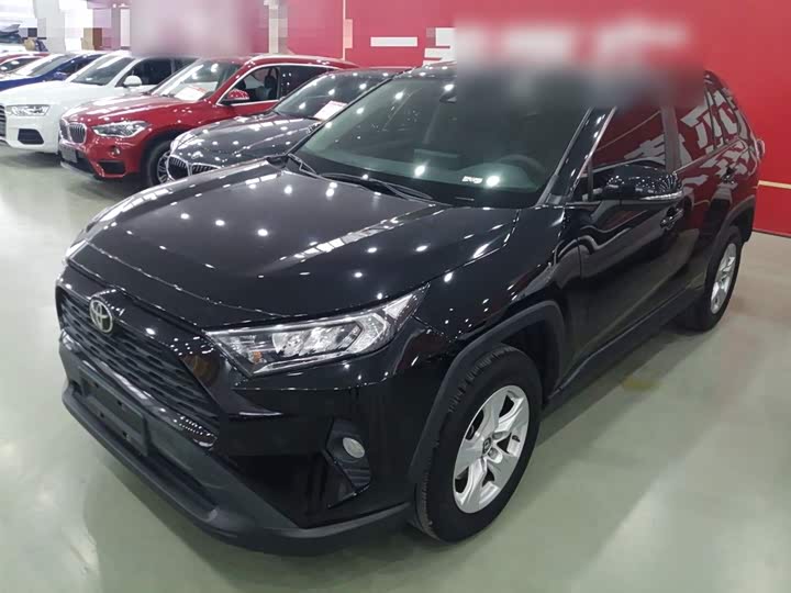 Фото 2 - Toyota RAV4
