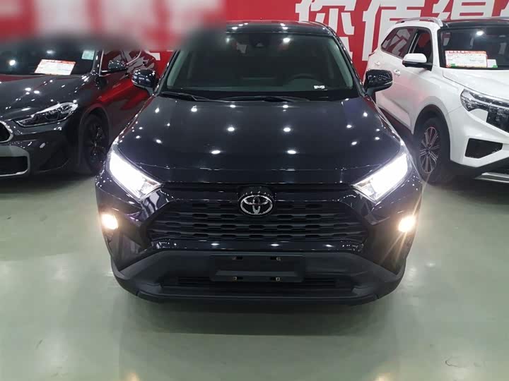 Фото 3 - Toyota RAV4