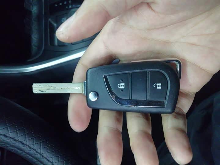 Фото 9 - Toyota RAV4