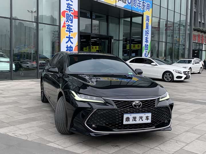 Фото 2 - Toyota Avalon