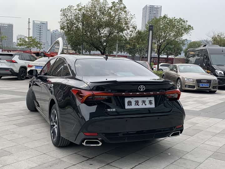 Фото 3 - Toyota Avalon