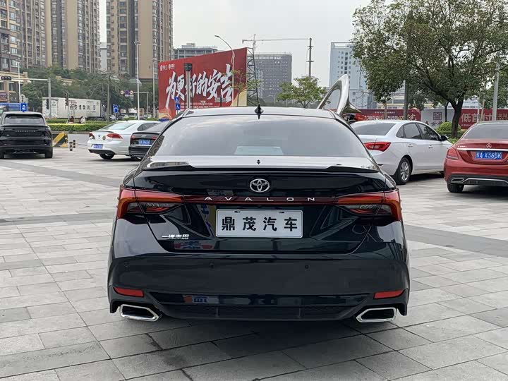 Фото 4 - Toyota Avalon