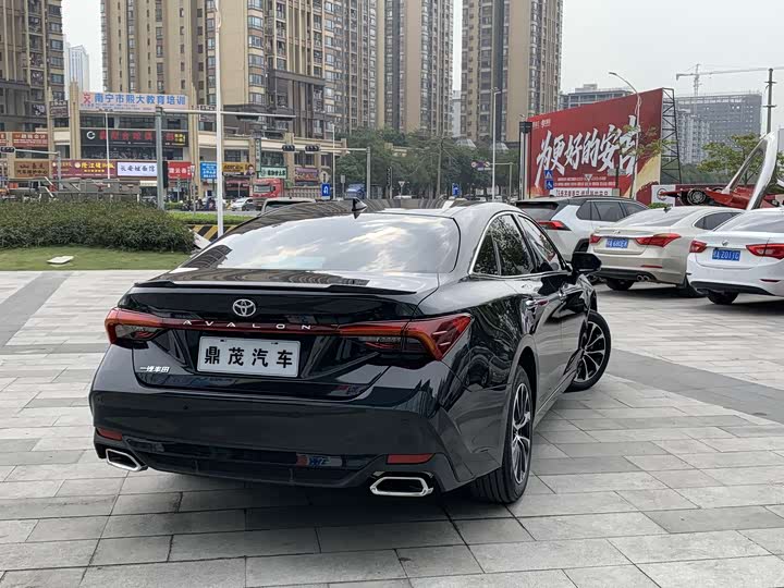 Фото 5 - Toyota Avalon