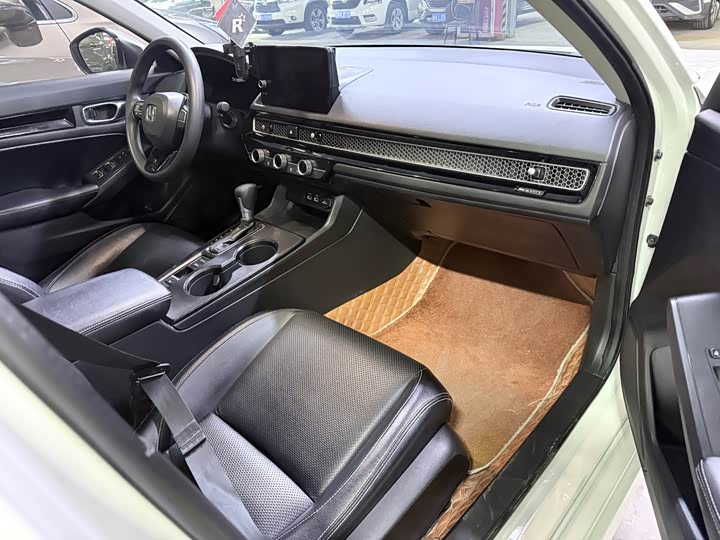 Фото 8 - Honda Civic