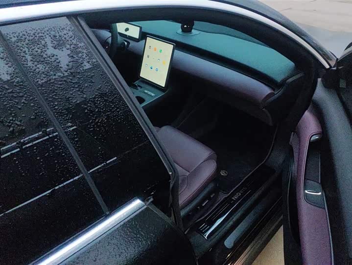 Фото 8 - Nio ET5T