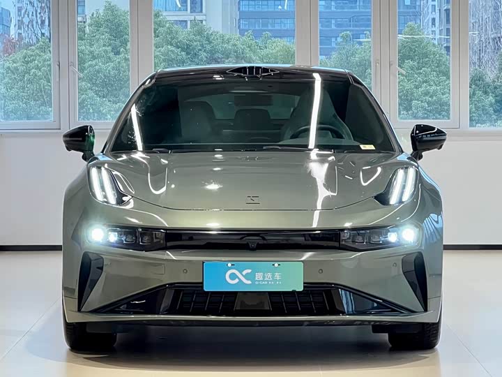 Фото 2 - Zeekr 001