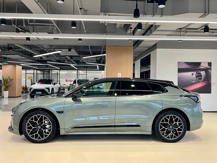 Фото 4 - Zeekr 001